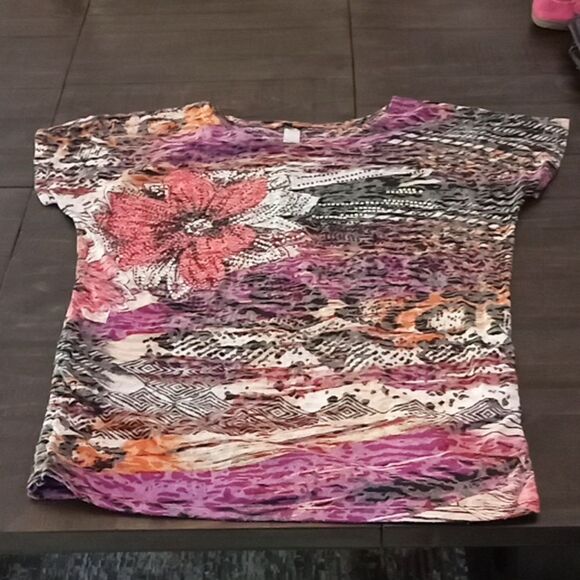 t o Tops - T-shirt size L
